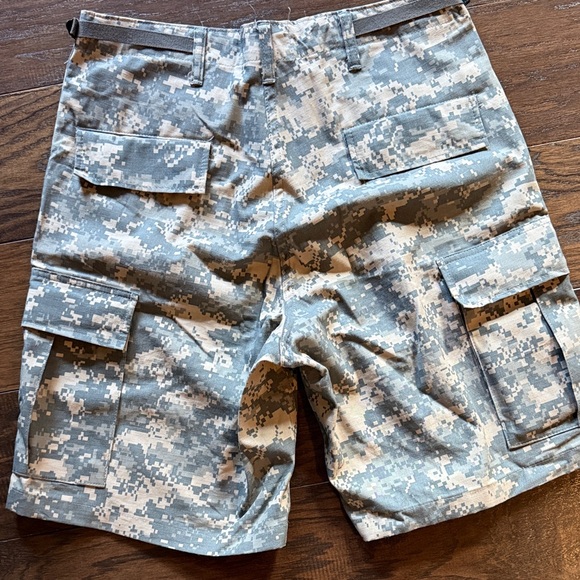Tru Spec Men's Digital Camo Cargo Shorts - Picture 2 of 5